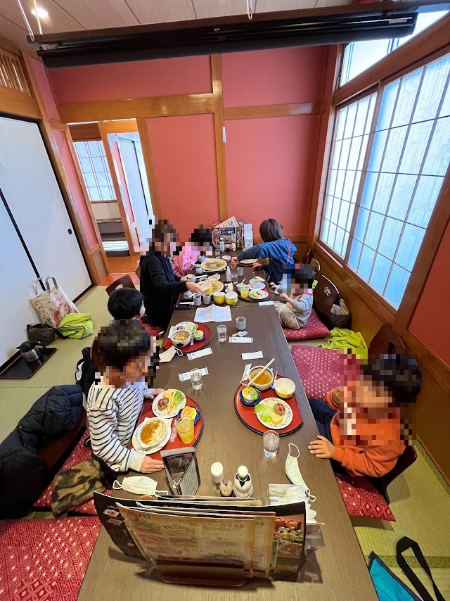 外食体験にいきました